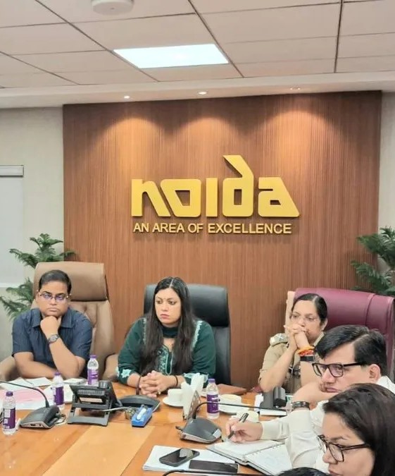 Noida Commuters Demand Transparency
